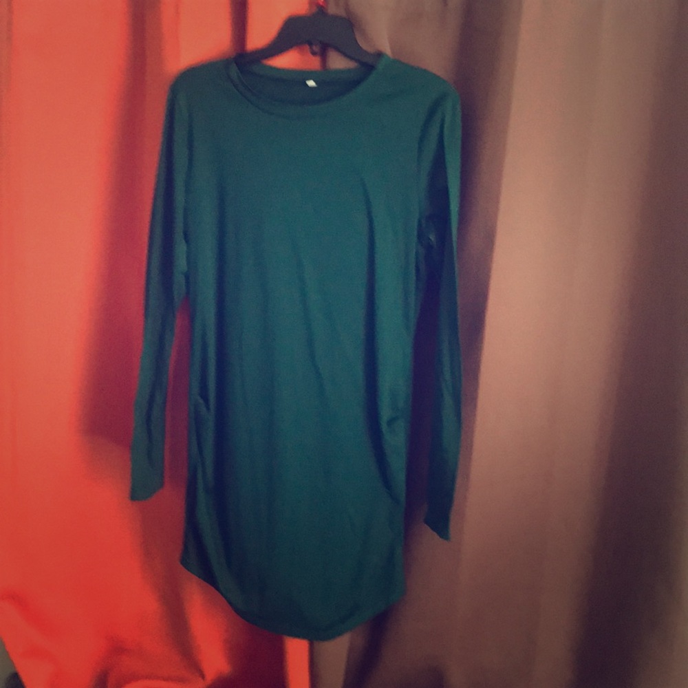 Hunter green long sleeve maternity shirt